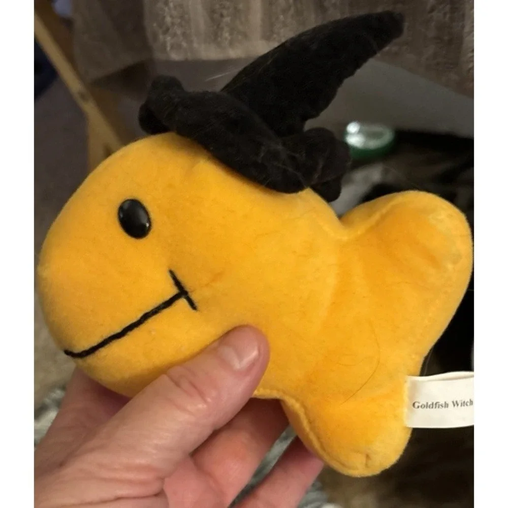 Pepperidge Farms Goldfish Cracker Fish Plush Stuffed Animal 5